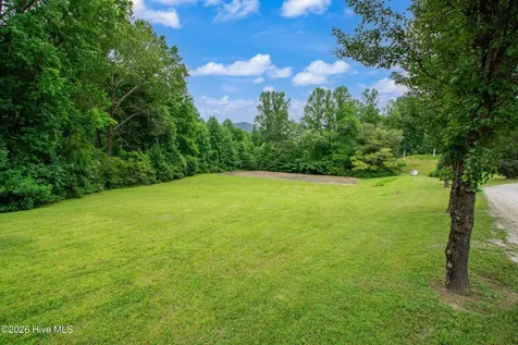 2052 Granny Squirrel Drive Andrews NC 28901