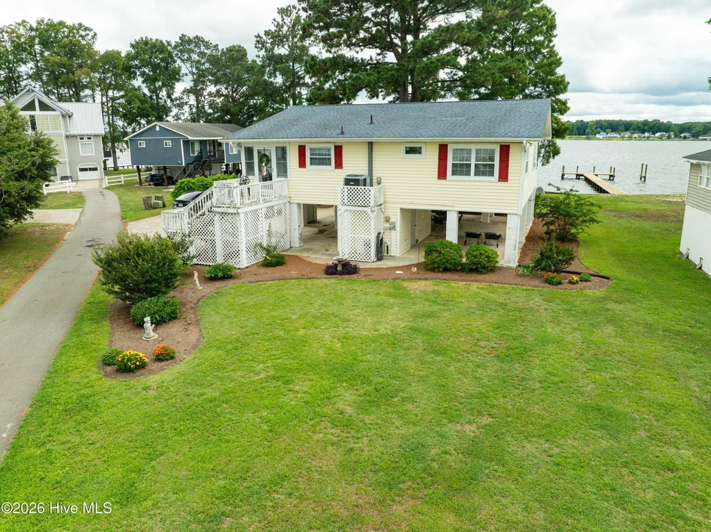22 Oak Point Road Chocowinity NC 27817
