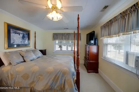 22 Oak Point Road Chocowinity NC 27817