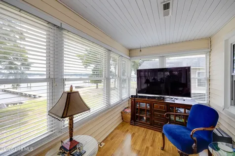 22 Oak Point Road Chocowinity NC 27817