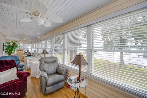 22 Oak Point Road Chocowinity NC 27817