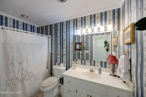 22 Oak Point Road Chocowinity NC 27817