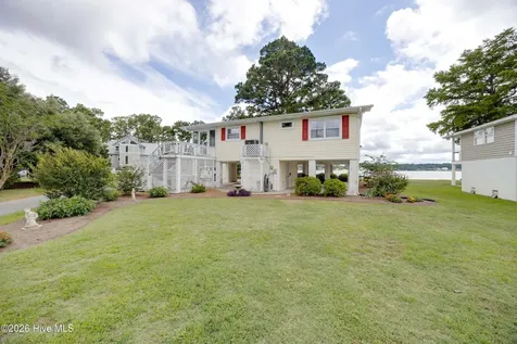 22 Oak Point Road Chocowinity NC 27817