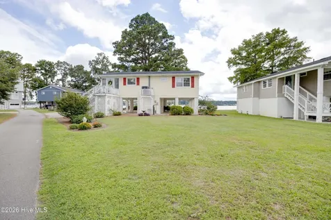 22 Oak Point Road Chocowinity NC 27817