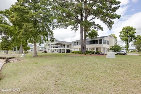 22 Oak Point Road Chocowinity NC 27817
