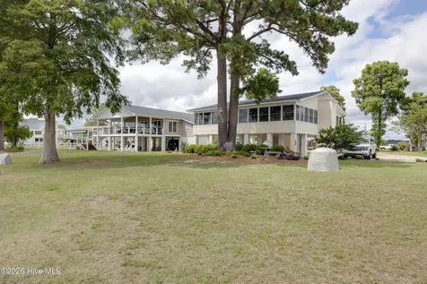 22 Oak Point Road Chocowinity NC 27817