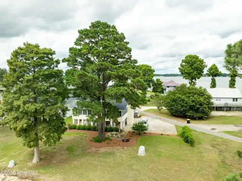 22 Oak Point Road Chocowinity NC 27817