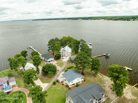 22 Oak Point Road Chocowinity NC 27817