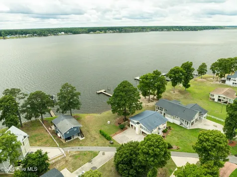 22 Oak Point Road Chocowinity NC 27817