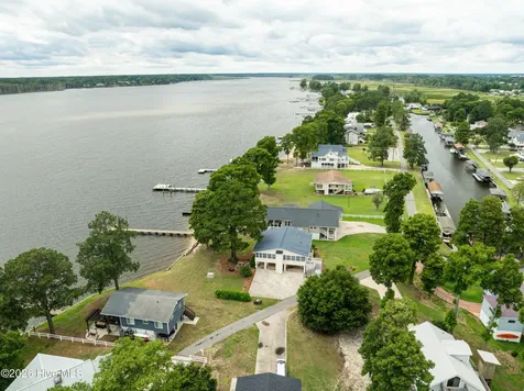 22 Oak Point Road Chocowinity NC 27817