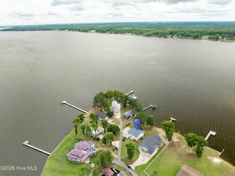 22 Oak Point Road Chocowinity NC 27817