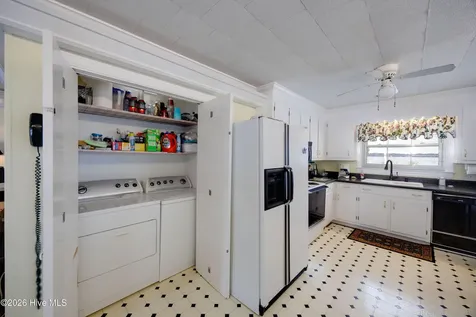 22 Oak Point Road Chocowinity NC 27817
