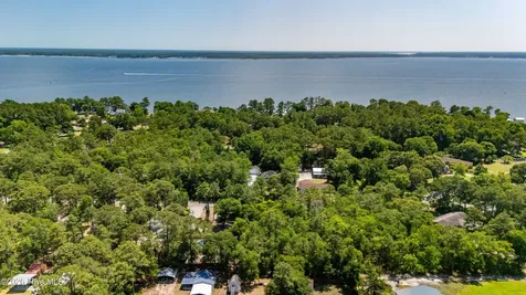 114 Lakeshore Drive Minnesott Beach NC 28510