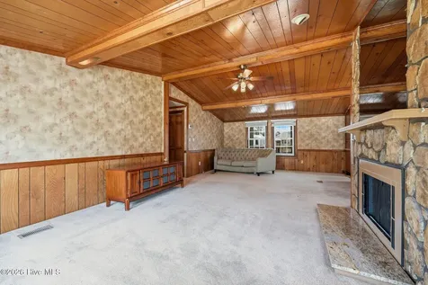 2831 Whichards Beach Road Chocowinity NC 27817