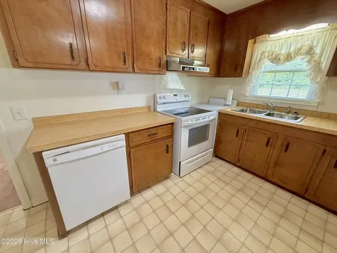 606 Darden Drive Kinston NC 28504