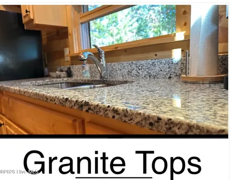 138 Noelles Pass Brasstown NC 28902