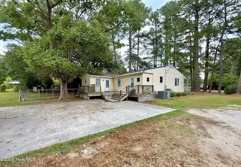 2898 Wallace Family Road Kinston NC 28501