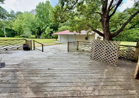 2898 Wallace Family Road Kinston NC 28501