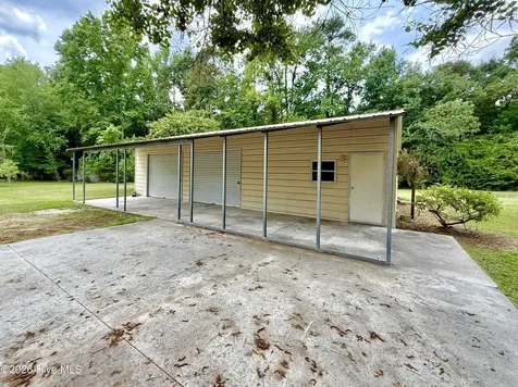 2898 Wallace Family Road Kinston NC 28501