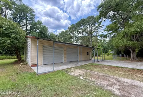 2898 Wallace Family Road Kinston NC 28501