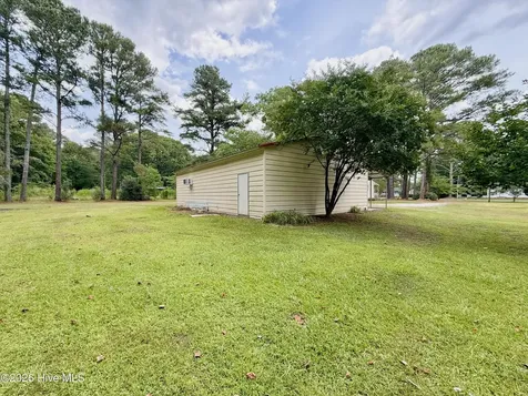 2898 Wallace Family Road Kinston NC 28501