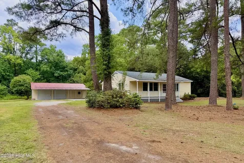 2898 Wallace Family Road Kinston NC 28501