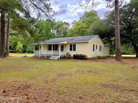 2898 Wallace Family Road Kinston NC 28501