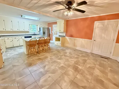 2898 Wallace Family Road Kinston NC 28501