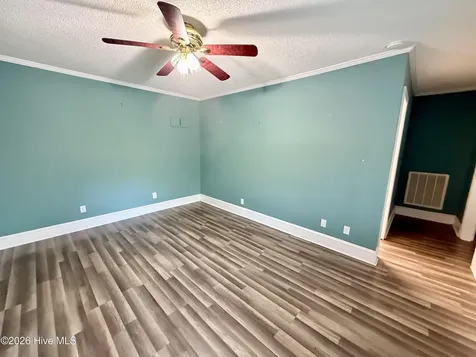 2898 Wallace Family Road Kinston NC 28501