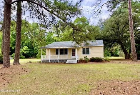 2898 Wallace Family Road Kinston NC 28501