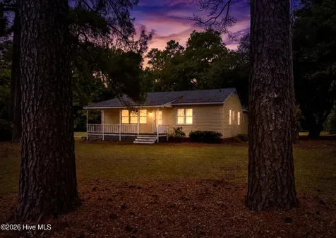 2898 Wallace Family Road Kinston NC 28501