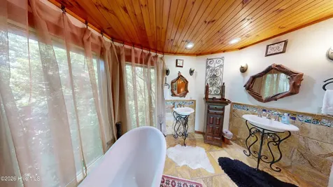 520 Whiteside Gap Road Robbinsville NC 28771