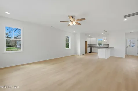 706 W Hayes Street Burgaw NC 28425