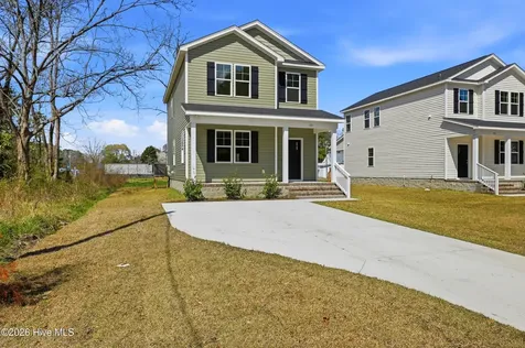 706 W Hayes Street Burgaw NC 28425
