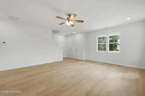 706 W Hayes Street Burgaw NC 28425