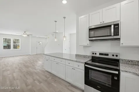 708 W Hayes Street Burgaw NC 28425