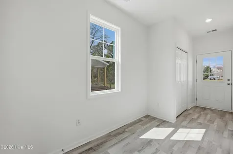 708 W Hayes Street Burgaw NC 28425