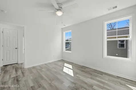 708 W Hayes Street Burgaw NC 28425