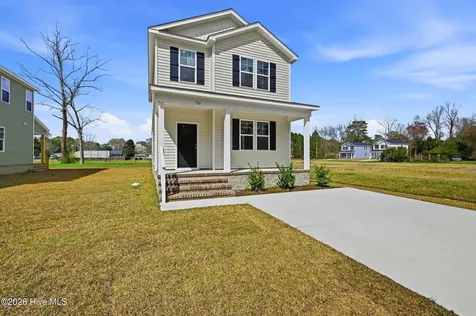 708 W Hayes Street Burgaw NC 28425
