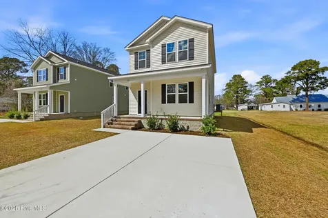 708 W Hayes Street Burgaw NC 28425