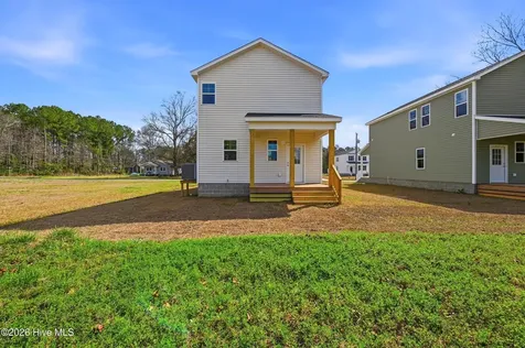 708 W Hayes Street Burgaw NC 28425