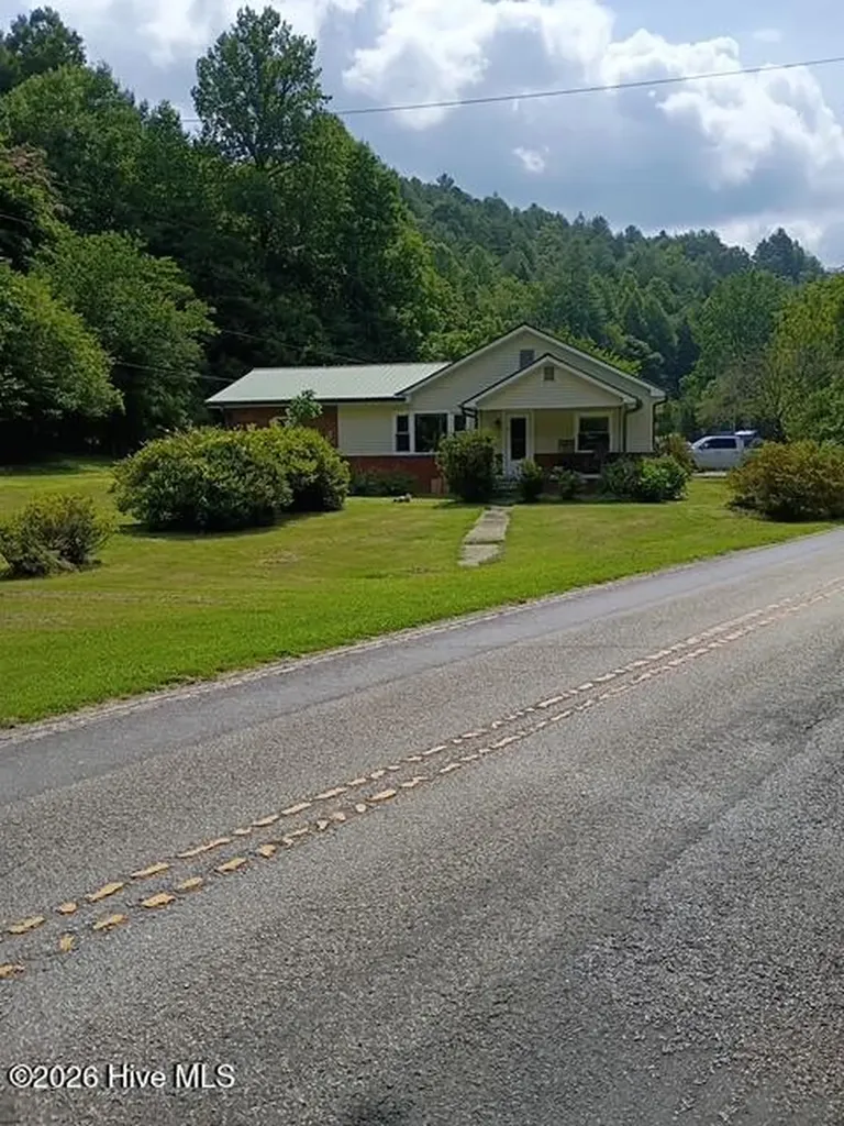 155 Vengeance Creek Road Marble NC 28905
