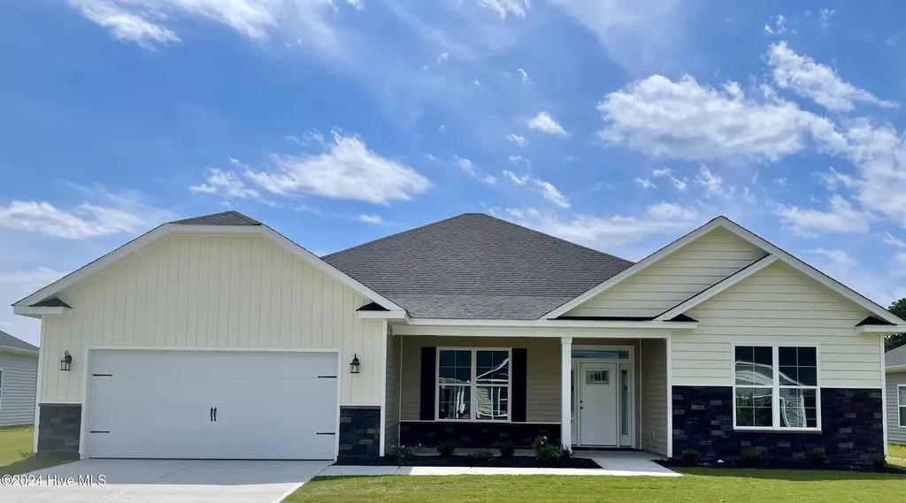 175 Seashore Street Grimesland NC 27837