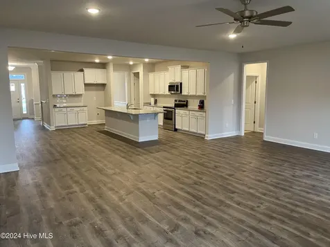175 Seashore Street Grimesland NC 27837
