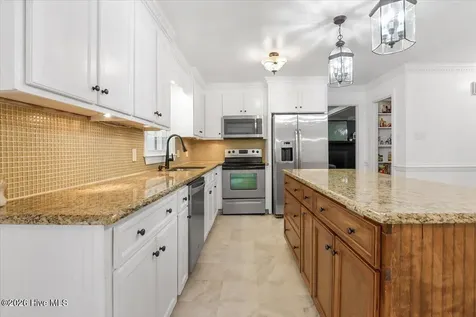 2570 Old Plantation Drive Kinston NC 28504