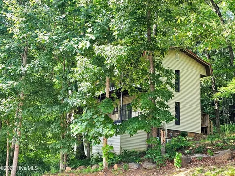 128 Manor Drive Hayesville NC 28904