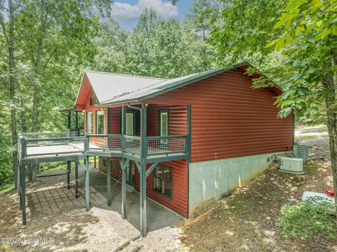 167 Brasstown View Brasstown NC 28902