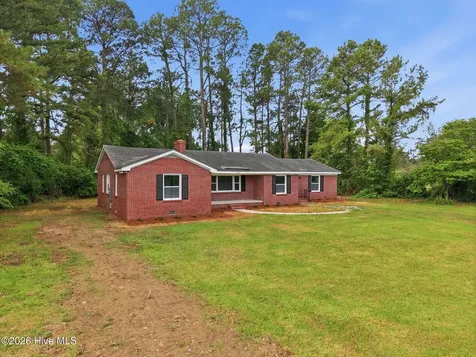 713 Tyree Road Kinston NC 28504