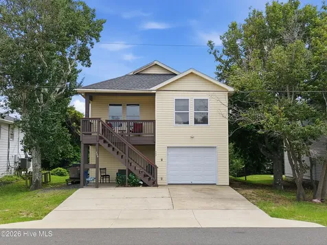 309 W Durham Street Kill Devil Hills NC 27948