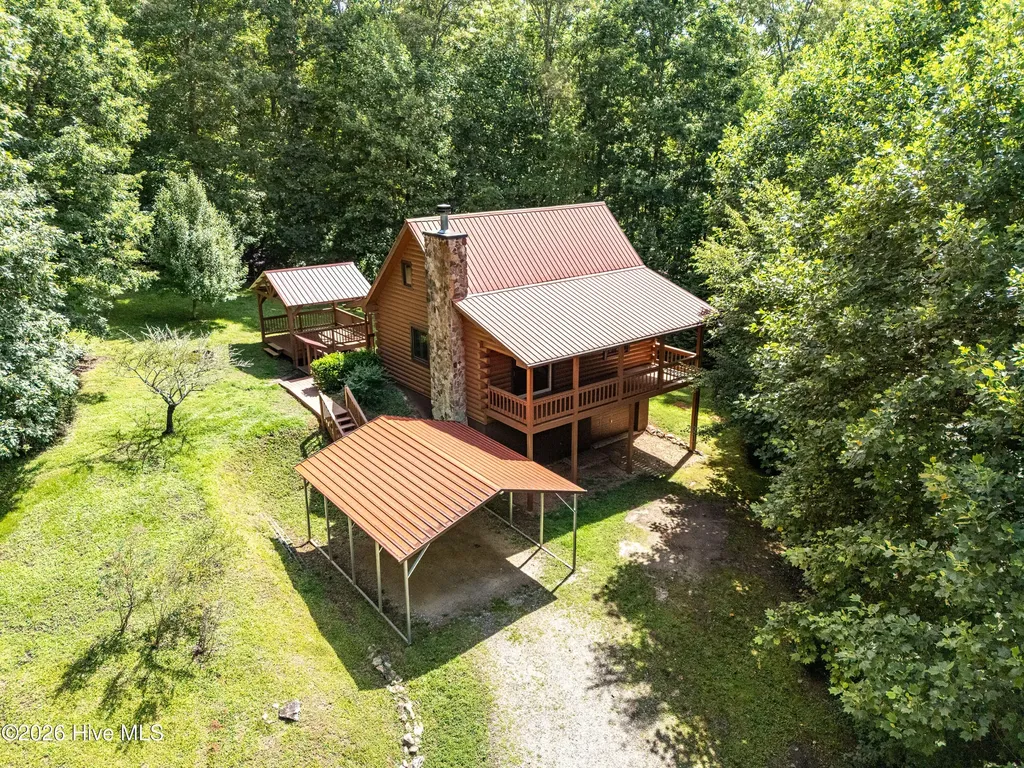44 Red Wolf Trail Blairsville GA 30512